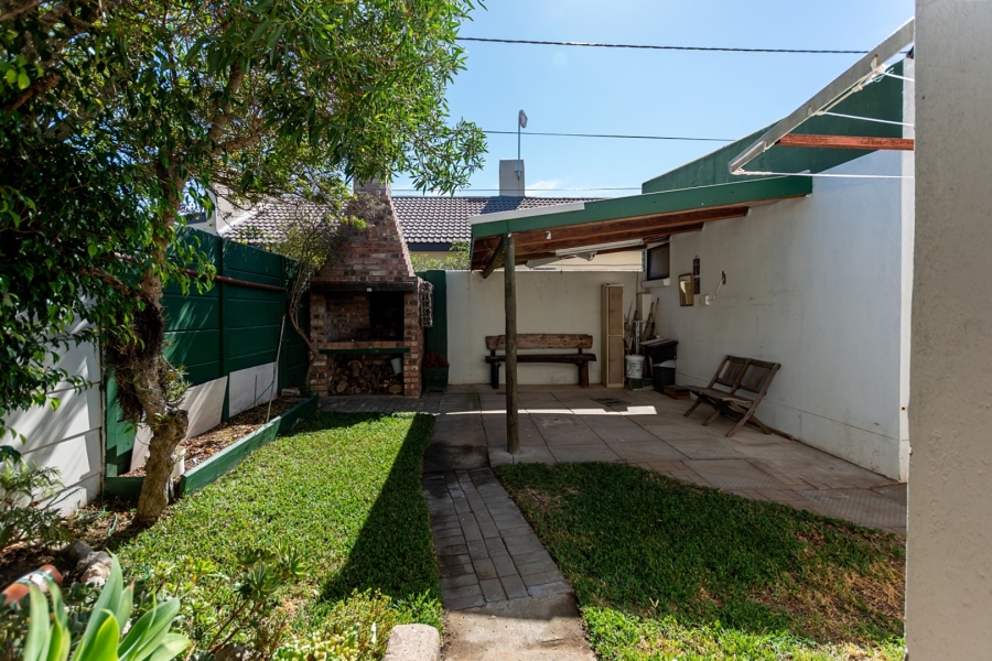 4 Bedroom Property for Sale in Laaiplek Western Cape